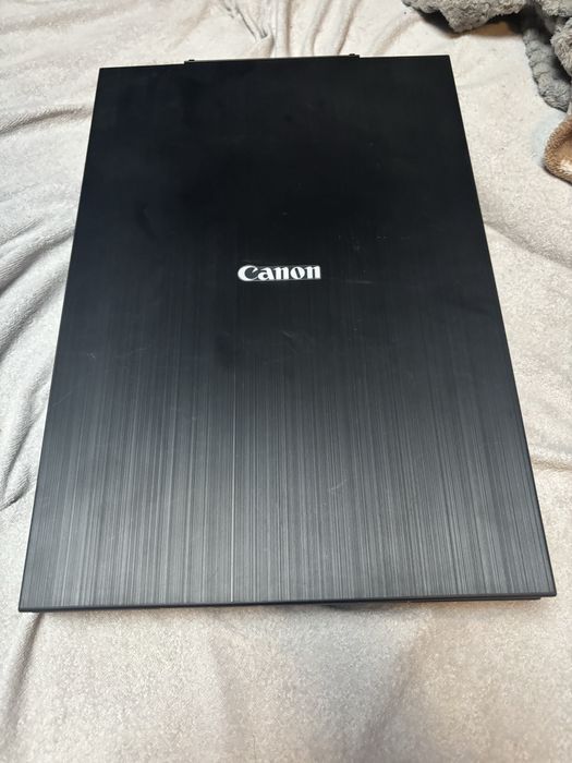 Canon lide 300 skaner