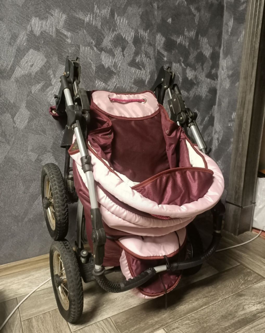 Детская коляска розовая