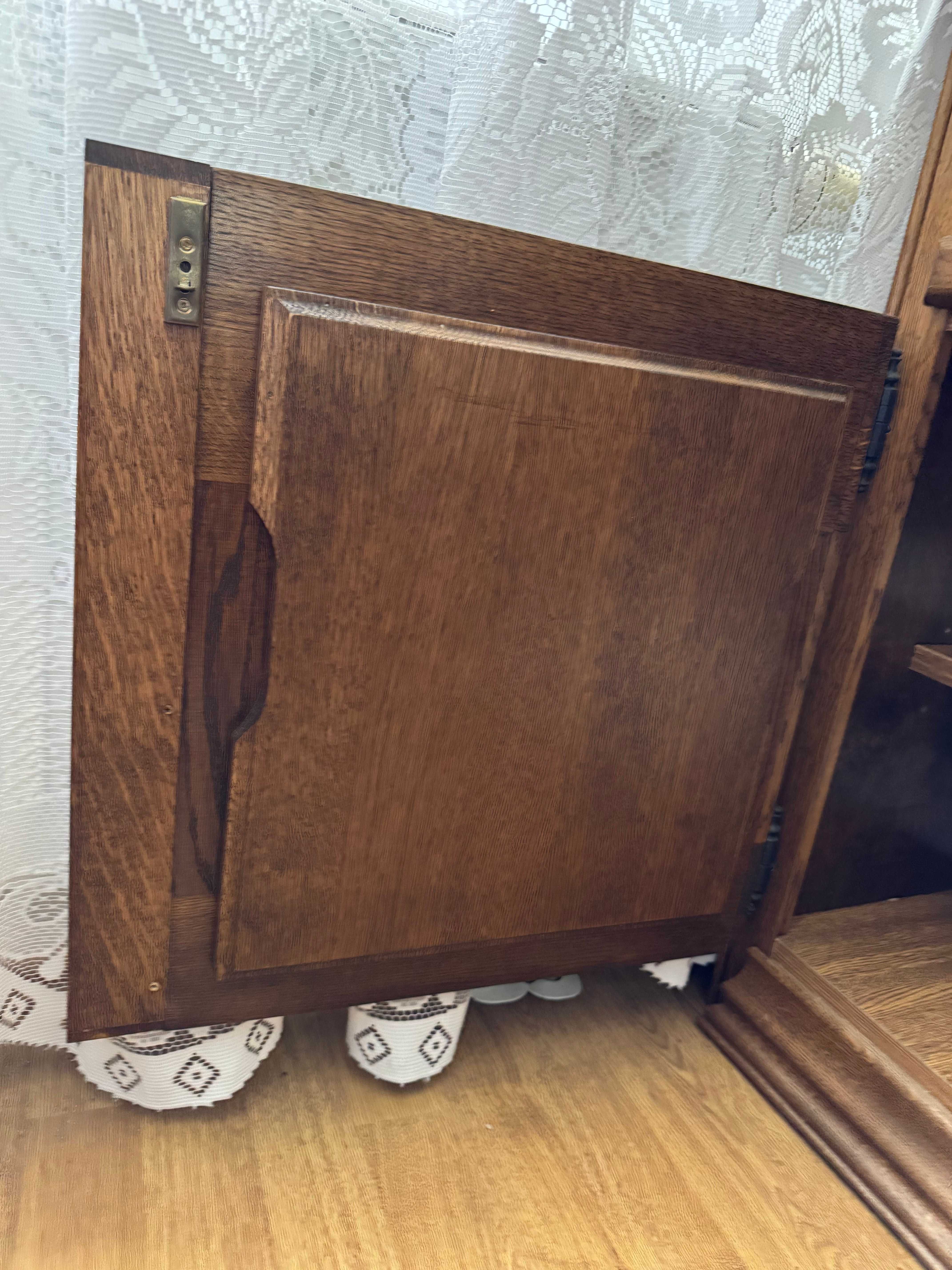 Dębowa komoda pod telewizor antyk