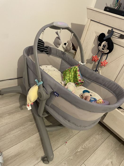CHICCO BABY HUG 4w1 Łóżeczko, leżaczek, krzesełko