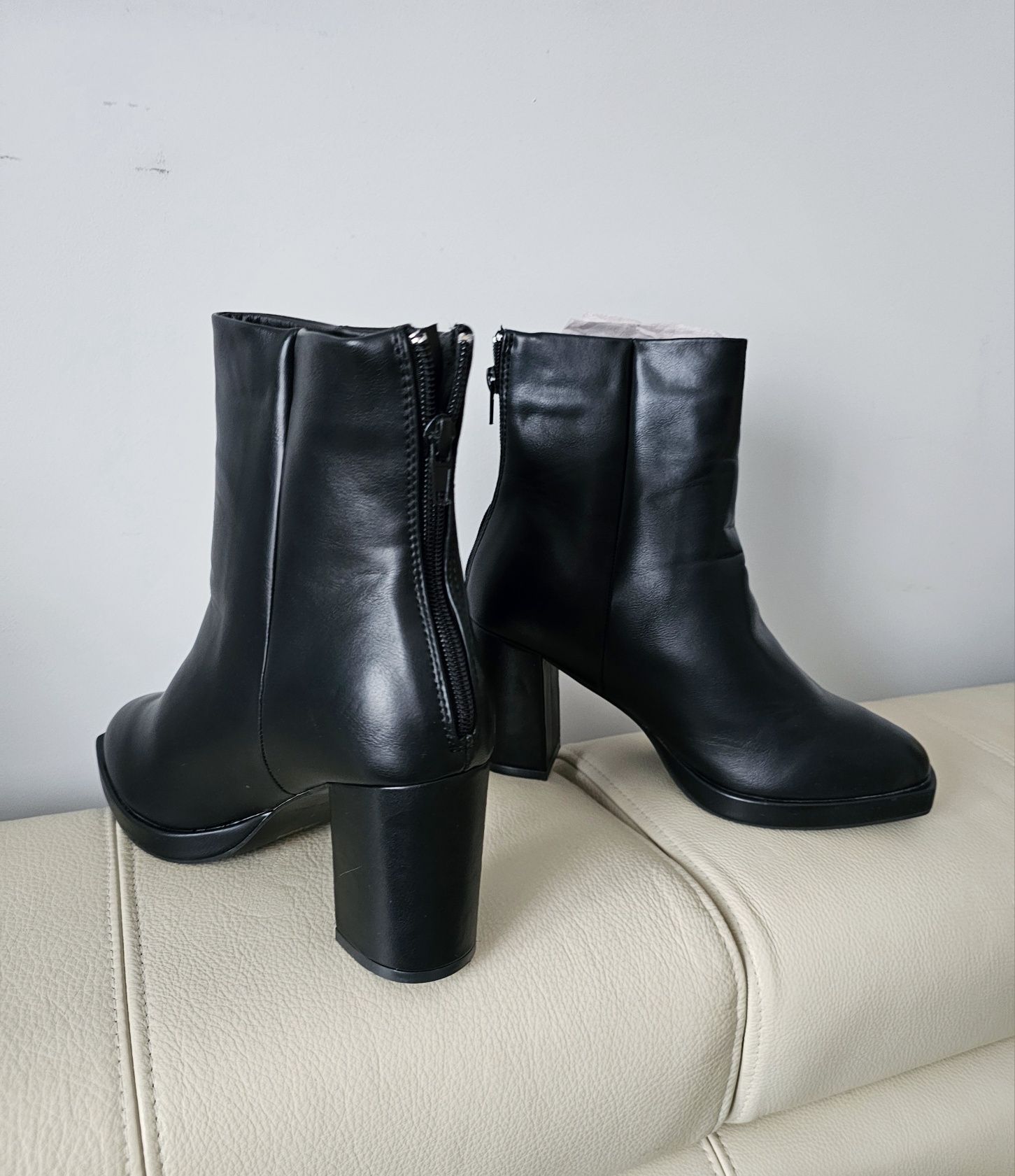 Nowe czarne botki 40 Pretty Little Thing botki na obcasie