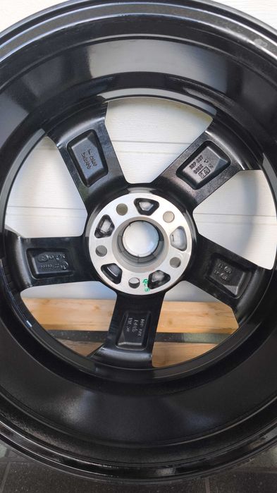 Felgi aluminiowe Audi Vw Skoda Mercedes Seat 18" 5x112 Et30 (OL633F)