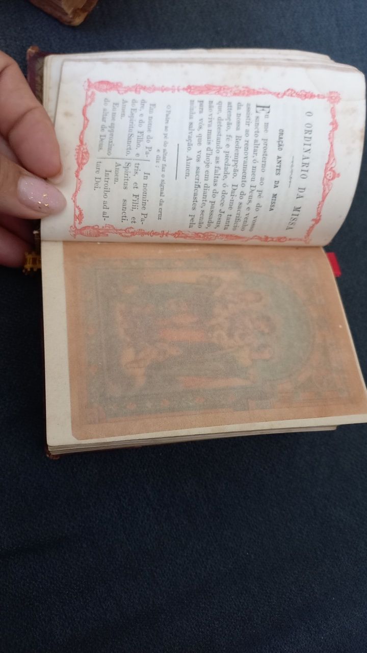 Livro antigo, oficio da missa