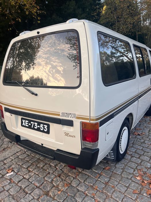 Izuzu Midi . 9 Lugares