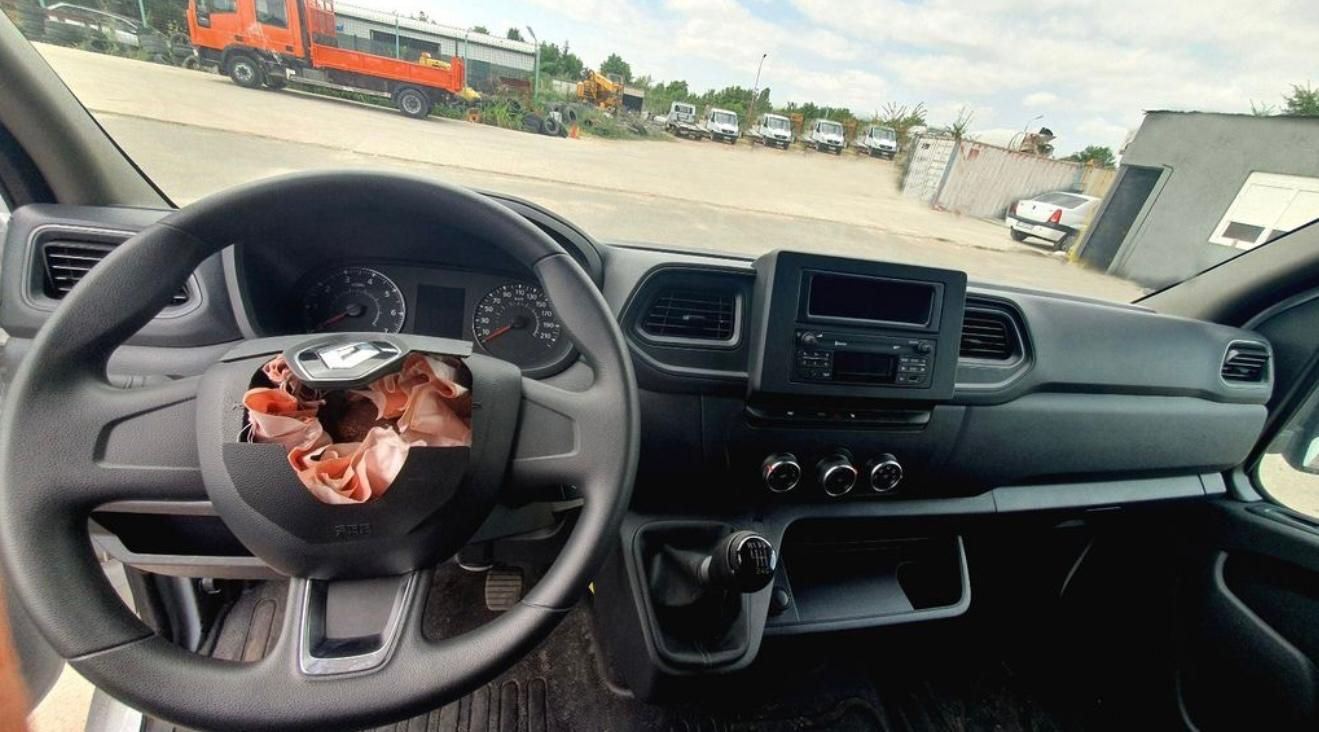 Renault Master 4 Izoterma/bliźniak 3.5 tony  2024 rok 6 tys km przebie