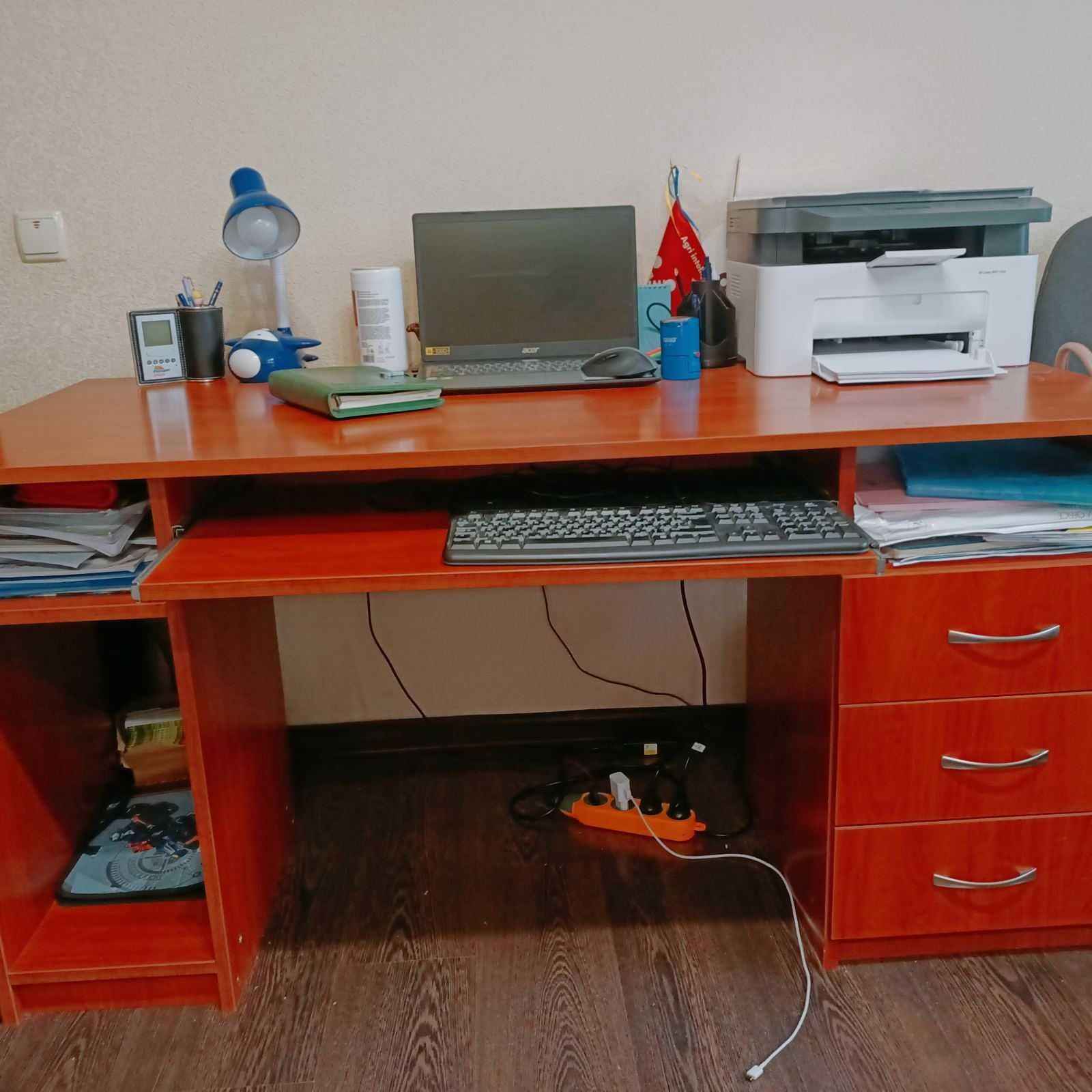 Офісний стіл FLASHNIKA
