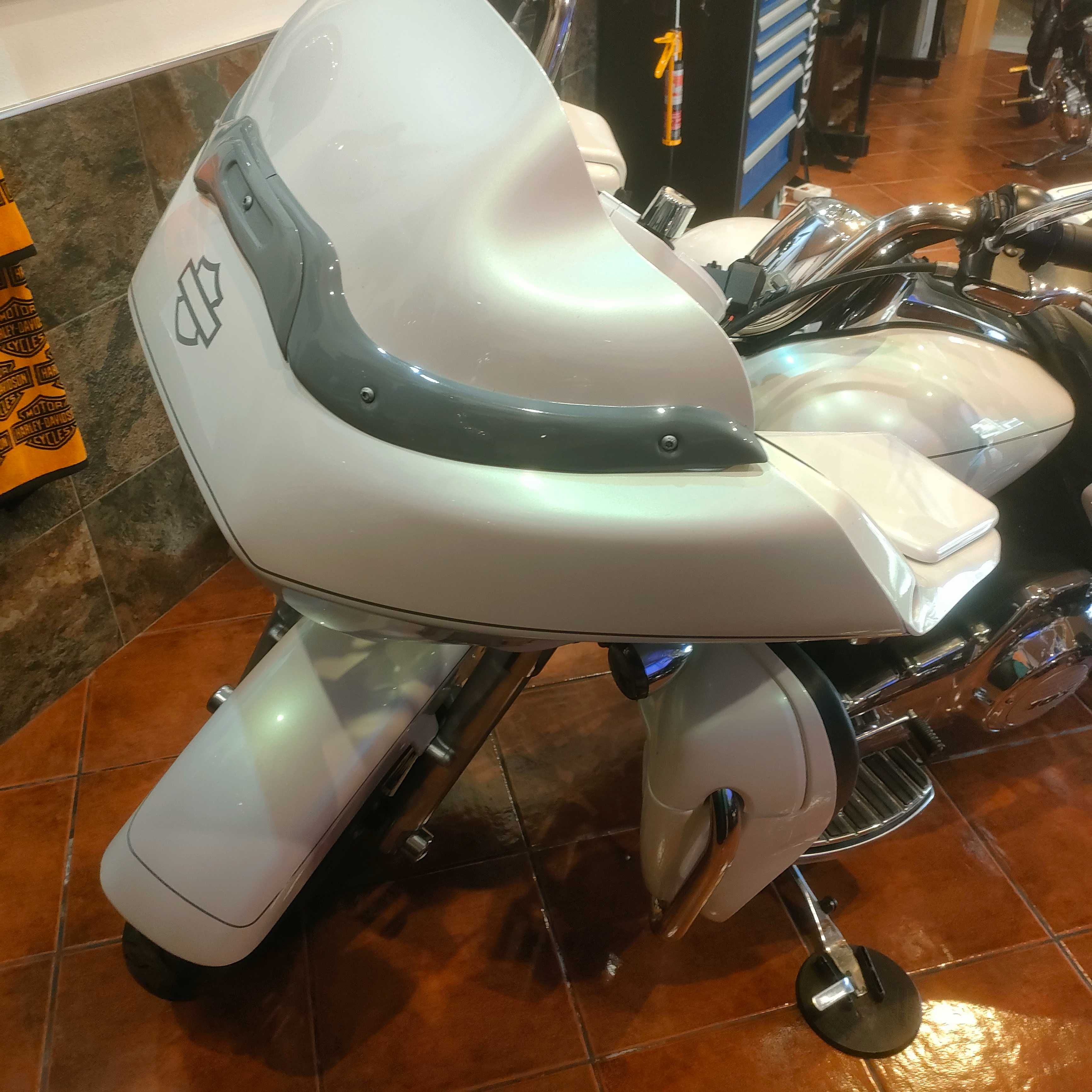 Harley Davidson ROAD GLIDE 2013 MOTOR 103