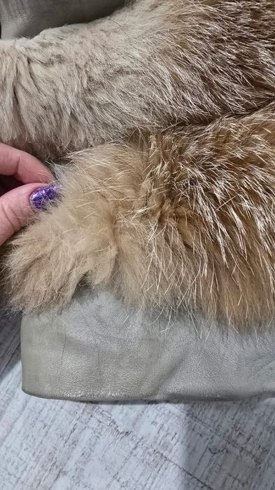 Futro z lisa bialego/czerwonego