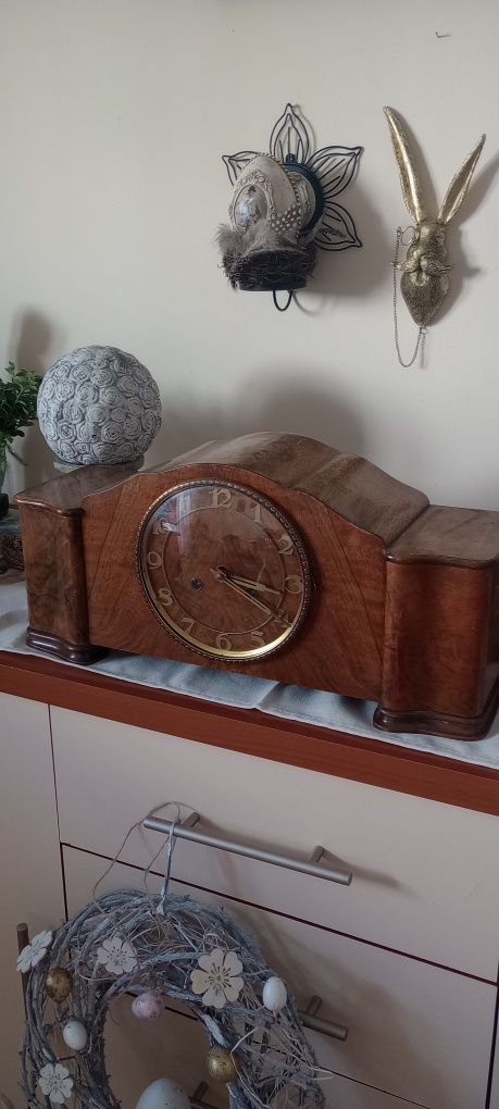 Zabytkowy zegar Zentra Kinzle