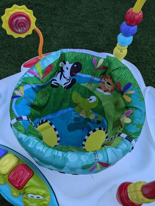 Bright Starts Bounce Bounce Baby | Pula-pula com atividades para bebé