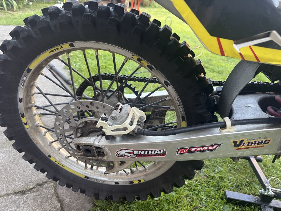 Suzuki rmz 250.