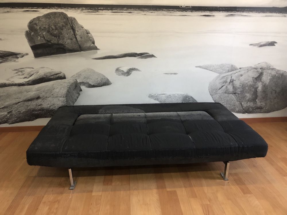 2 Sofás de 3 Lugares Preto e Creme