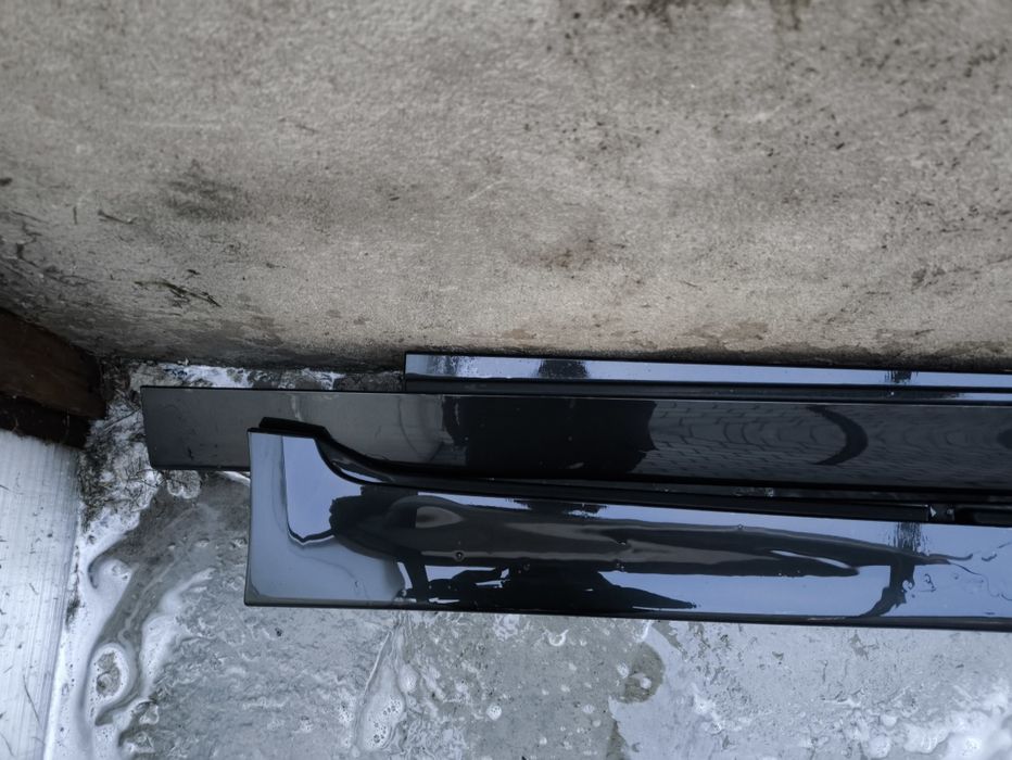 Progi BMW F10/F11 Black Saphire (czarne) Super Stan!