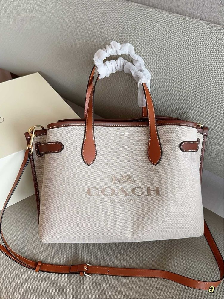 Сумка Coach Hanna Shoulder Bag