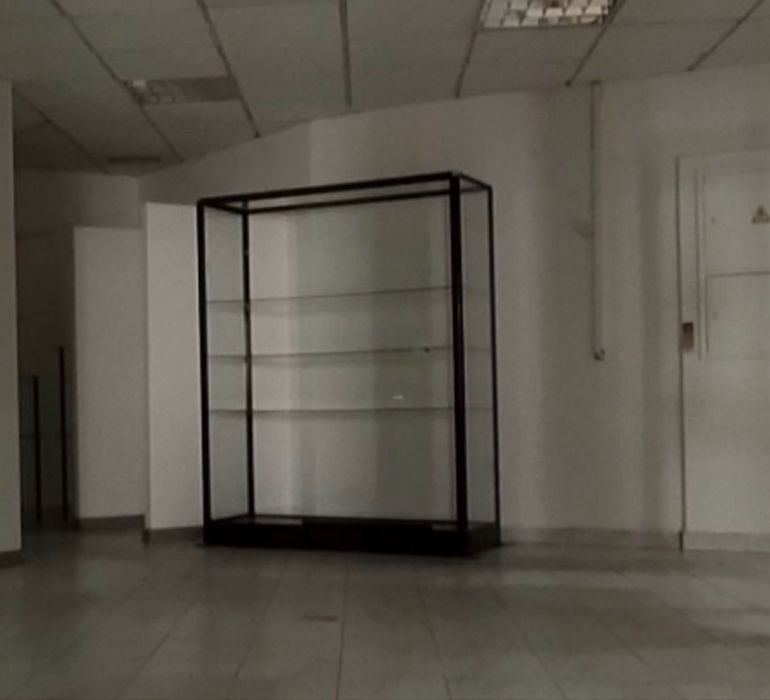 Montra de vidro e aluminio