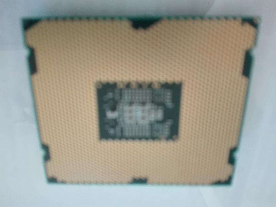 Processador(es) CPU Xeon E5-2609 - quadcore 2.4GHz LGA2011