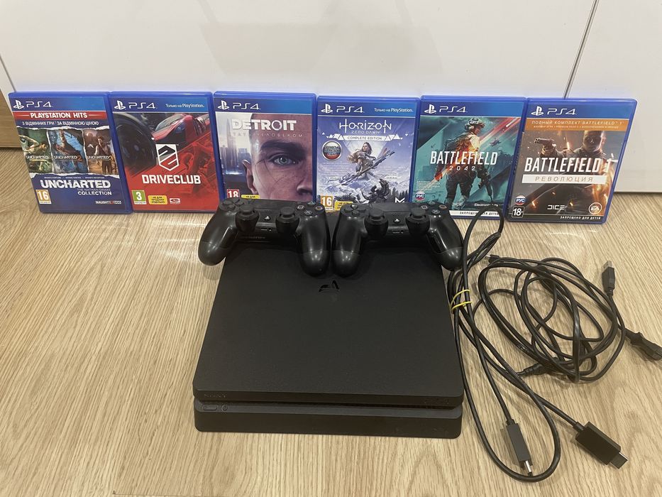PS 4 slim 500 gb, 2 джойстика  та 6 ігор