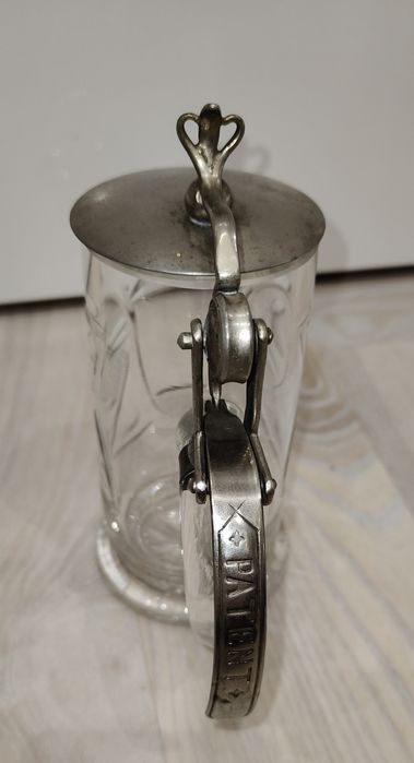 Stary, zdobiony kufel do piwa. Patent.