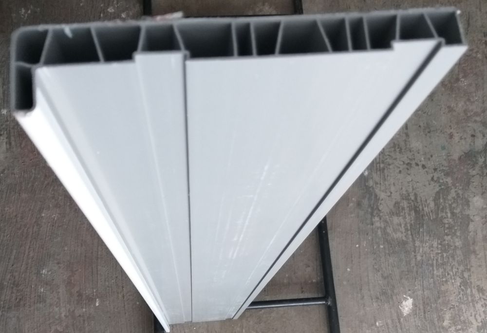 Пластикове підвіконня