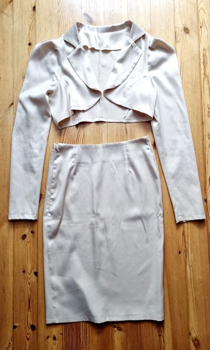 Satynowy komplet spódnica bolerko