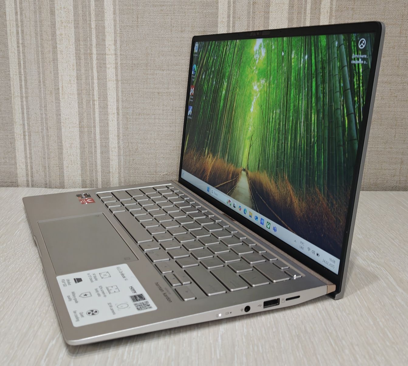 Asus Zenbook 14" FHD IPS, Ryzen 7 3700U, 8Gb DDR4, 512Gb SSD