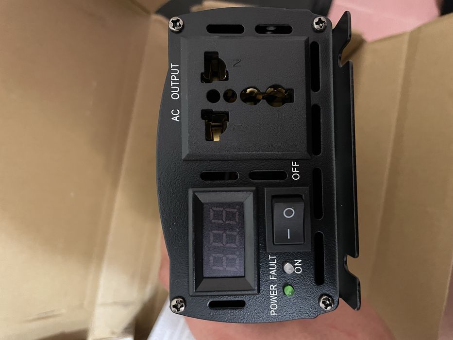 Інвертор 2000 w 24 v 220 в