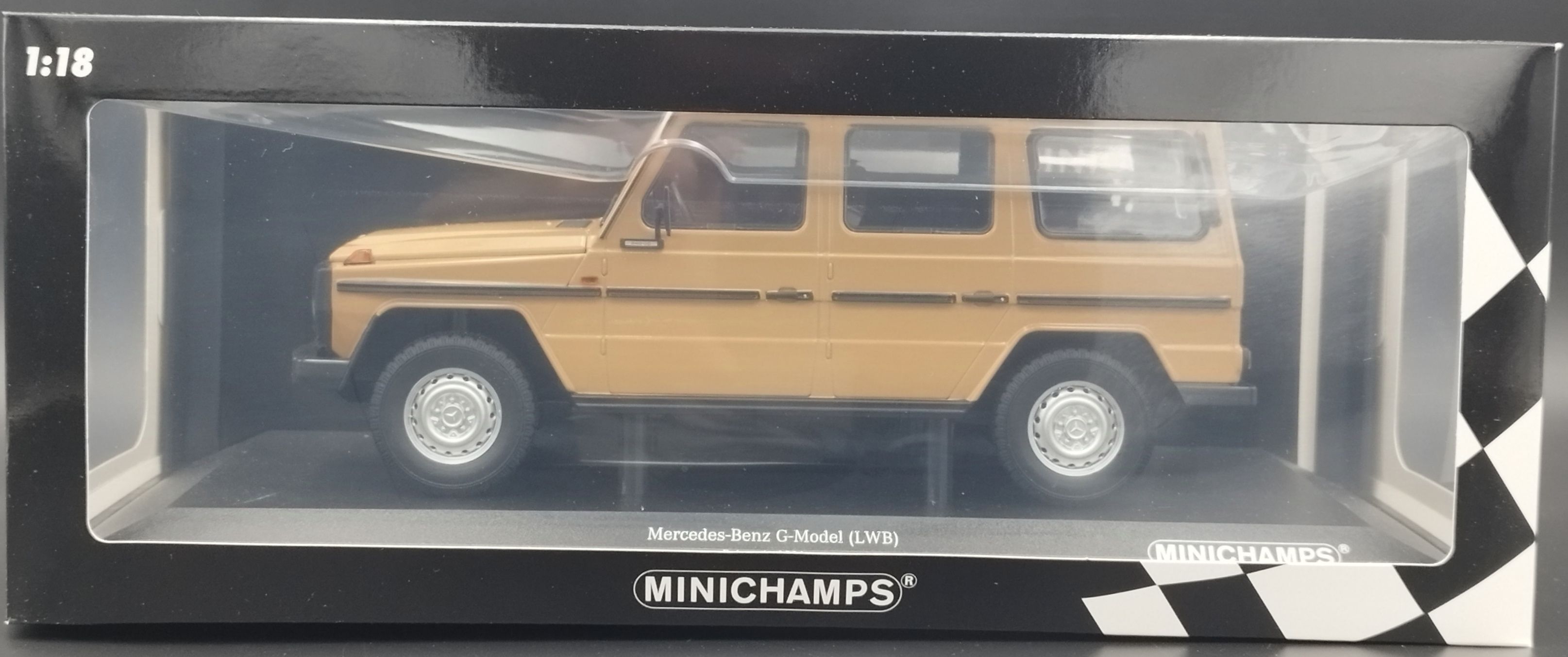 Mercedes Benz G-CLASS (W460) LWB 1980 1:18 Minichamps limit 1/504