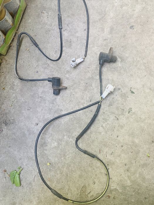 Продам пару датчиков скорости Toyota corolla