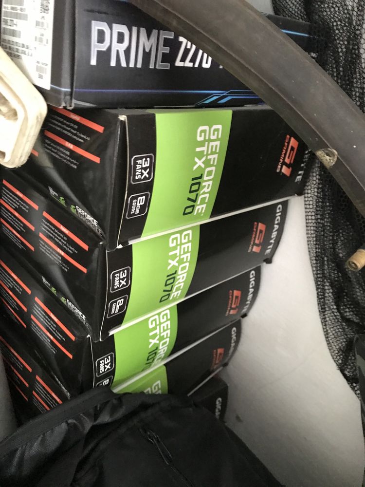 Продається карти GeForce GTX 1070 G1 ROCK 8G.