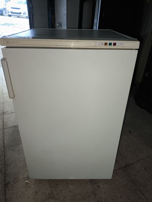 Arca vertical Ariston