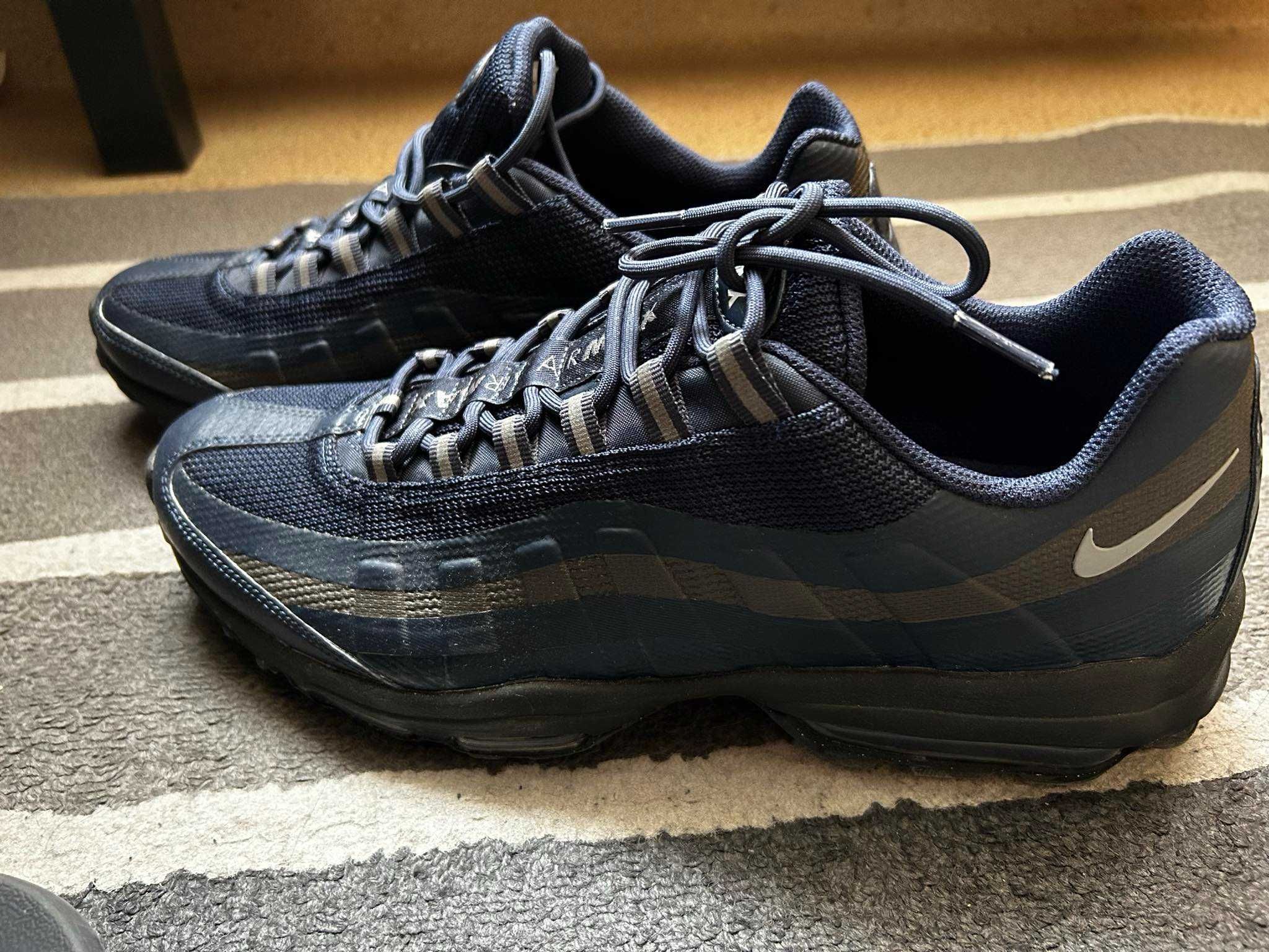 Air MAX 95 Ultra kolor ciemnoszary