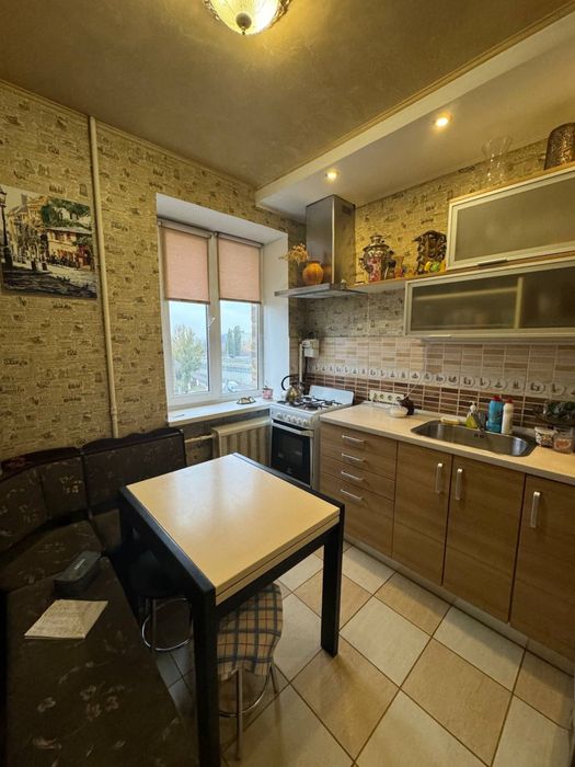 без %  трикімнатна Соломʼянський район по вул. Вацлава Гавела 57/38