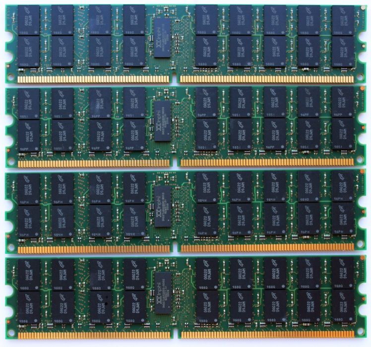 Micron Hynix 32GB (8x4GB) PC2-6400P DDR2-800MHz ECC