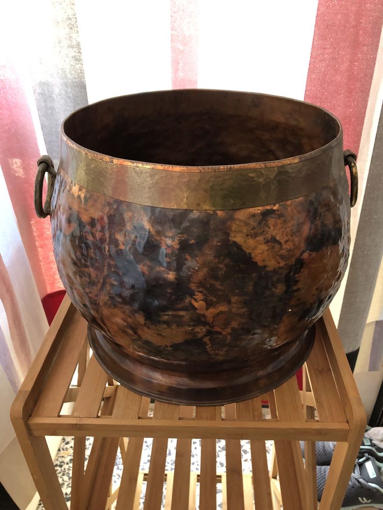 Vaso em latão/cobre com pegas laterais