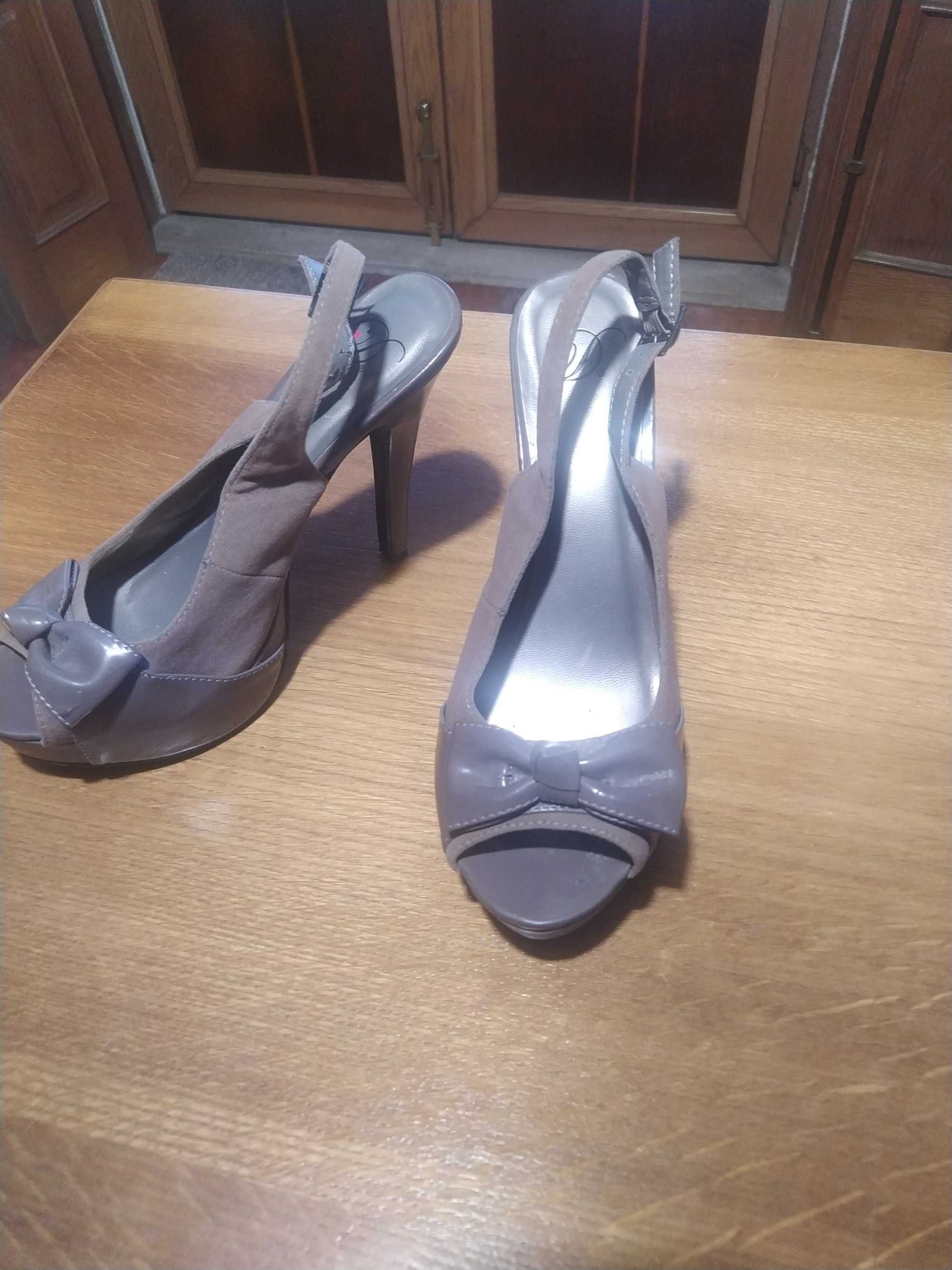 Sapatos para festa