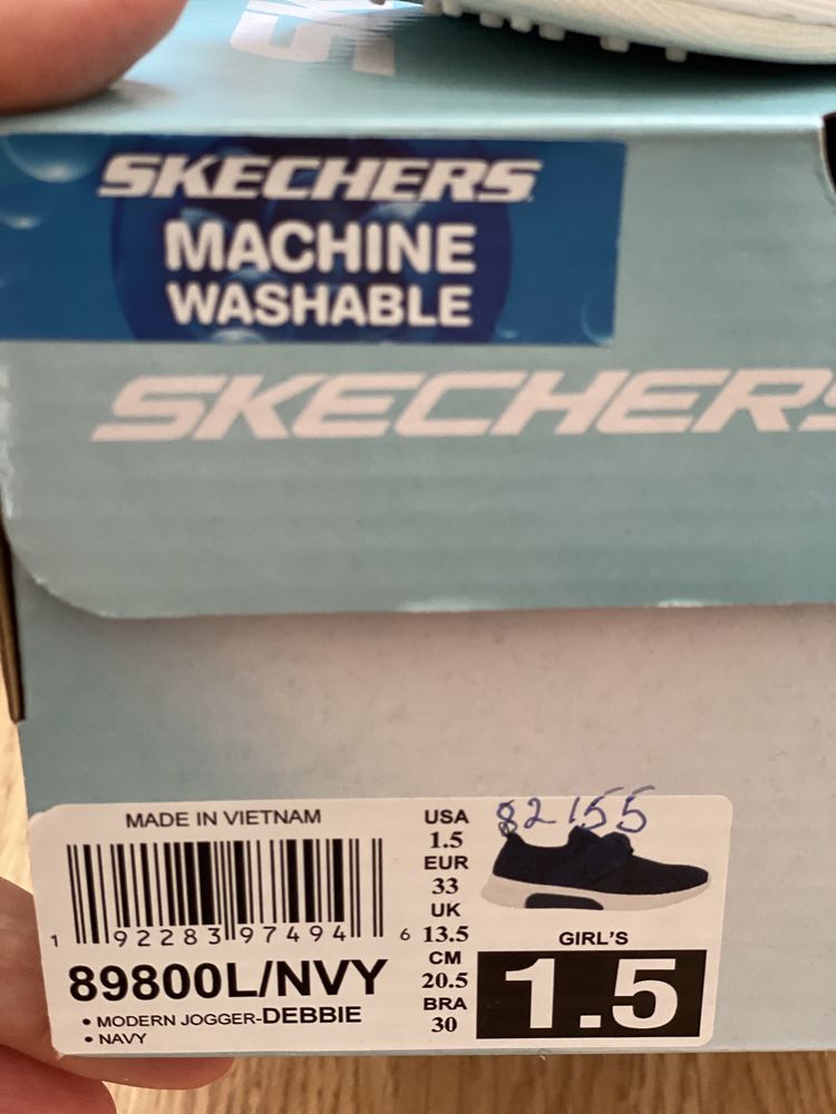 Продам новые кроссовки Skechers размер 33