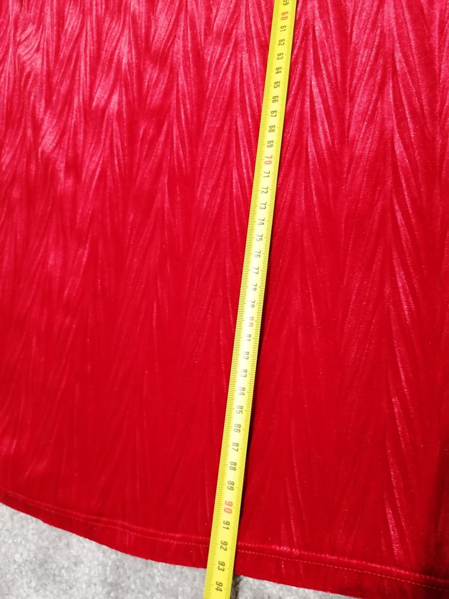 Czerwona welurowa sukienka rozmiar uniwersalny brak paska