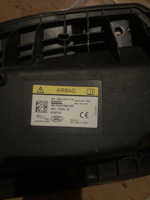 Jaguar iPace airbag passageiro e airbag capot