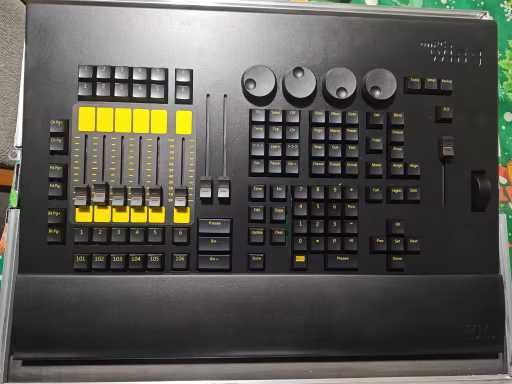 MA2 onPC command wing + MA2 onPC fader wing (Ler descrição)