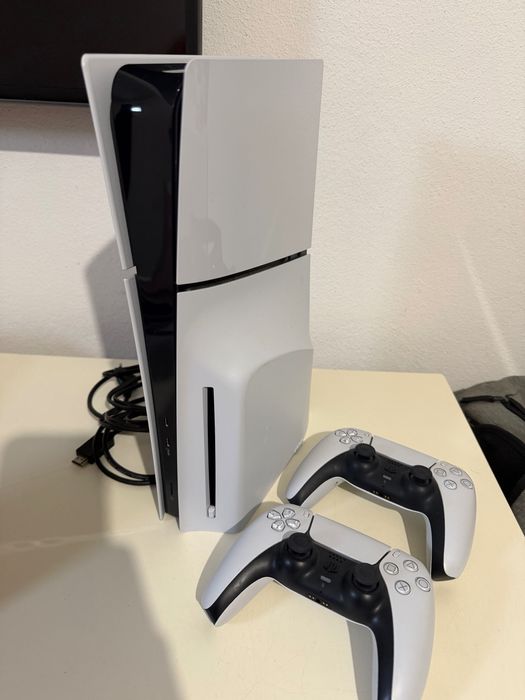 Ps5 slin 2 consoles