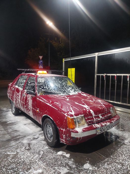 Заз  славута   на полно  ходу  по городу га 10