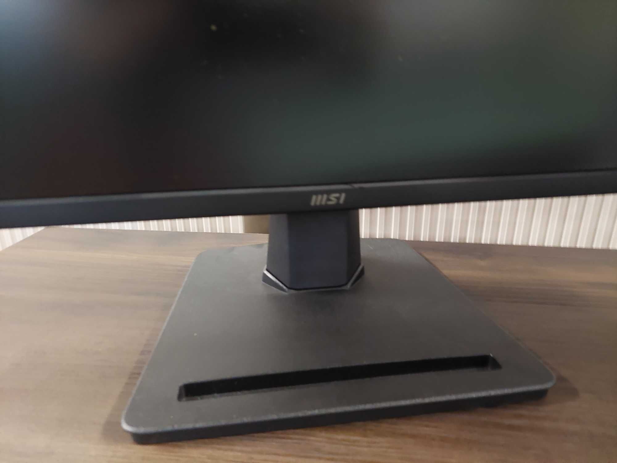 Komputer Stacjonarny PC GTX 1089 Ti, Core i5-9600K, 16 GB Ram Monitor