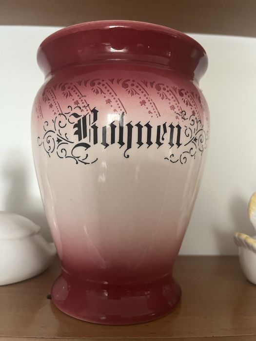 Stary przedwojenny pojemnik na jedzenie