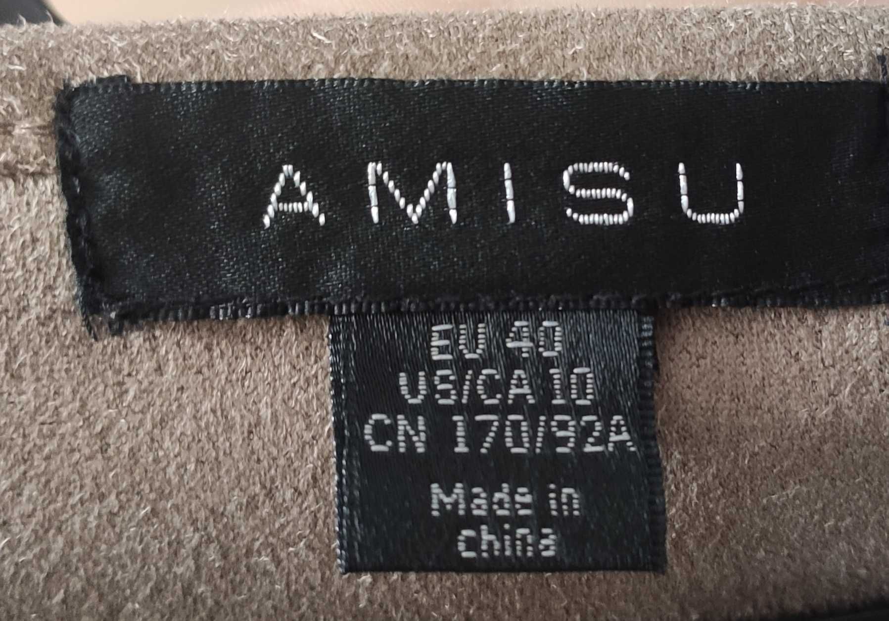 Beżowa sukienka Amisu