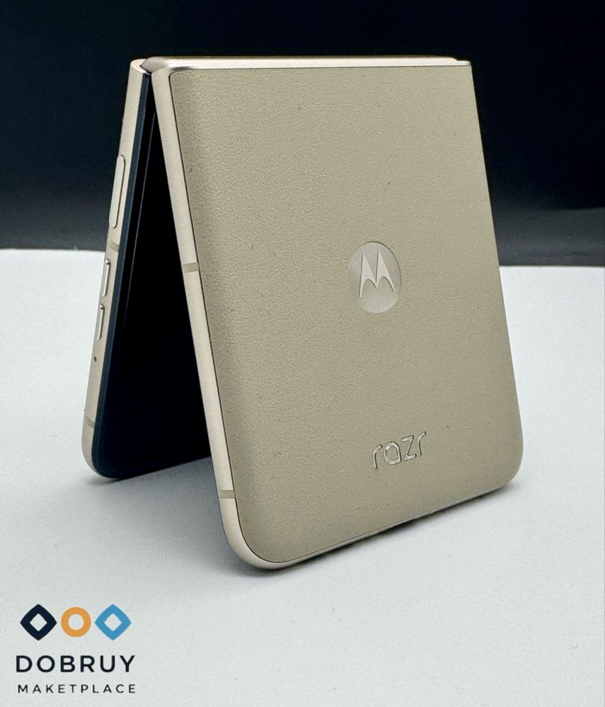 смартфон MOTOROLA Razr 50 2024 12/256gb Beach Sand