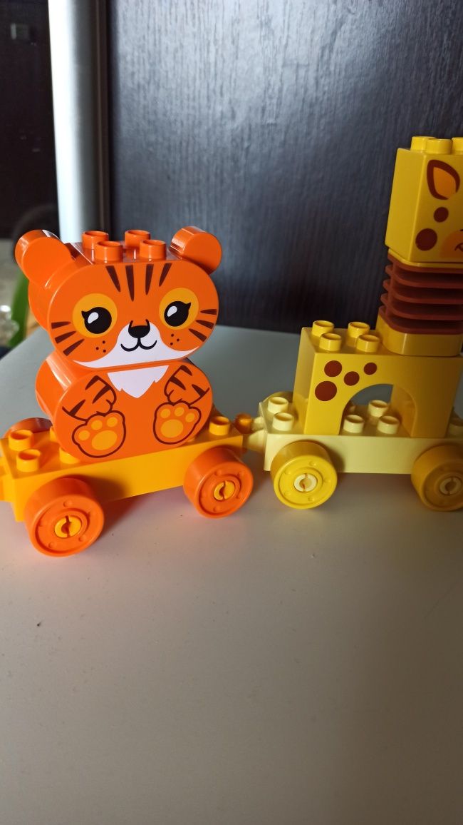 Дитячий конструктор Lego Duplo оригінал Потяг зі звірятами