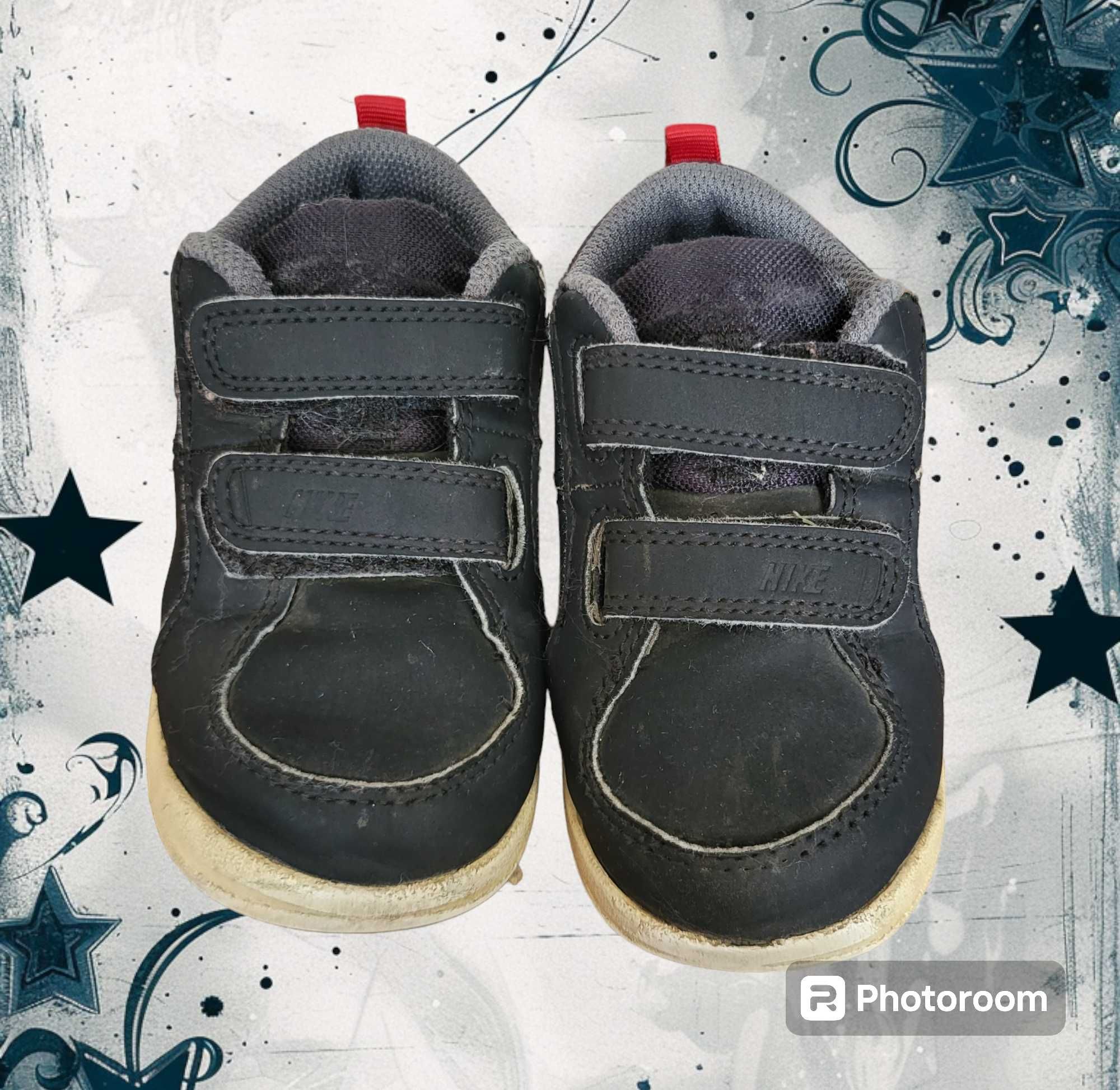 (rozmiar 22) Czarne skórzane buty na rzepy Nike
