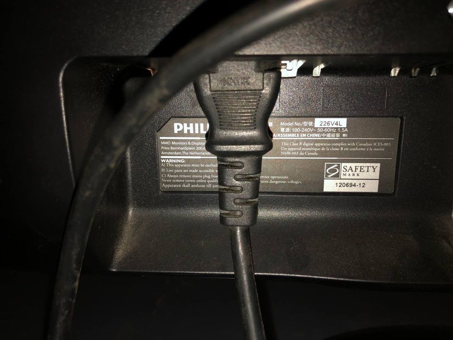 Монитор Philips 226V4L/21.5" (1920x1080) TN/DVI, VGA б/в