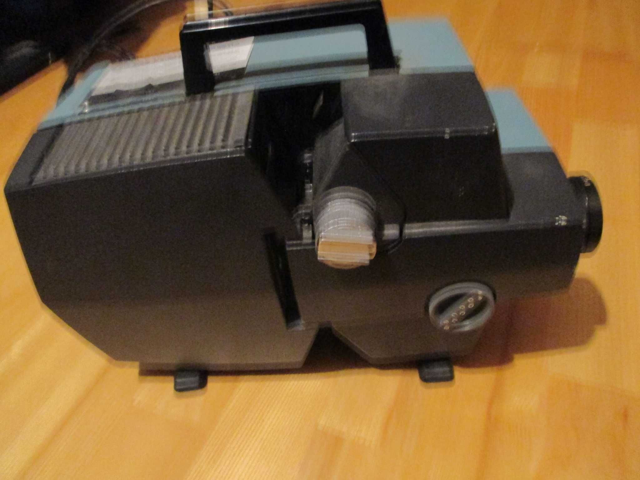 stary projektor BELL & HOWELL model 746 F