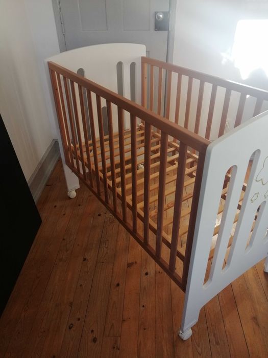 Berço Trama (Marca Top) - Design Branco e Madeira C/ Estrelas 120x60